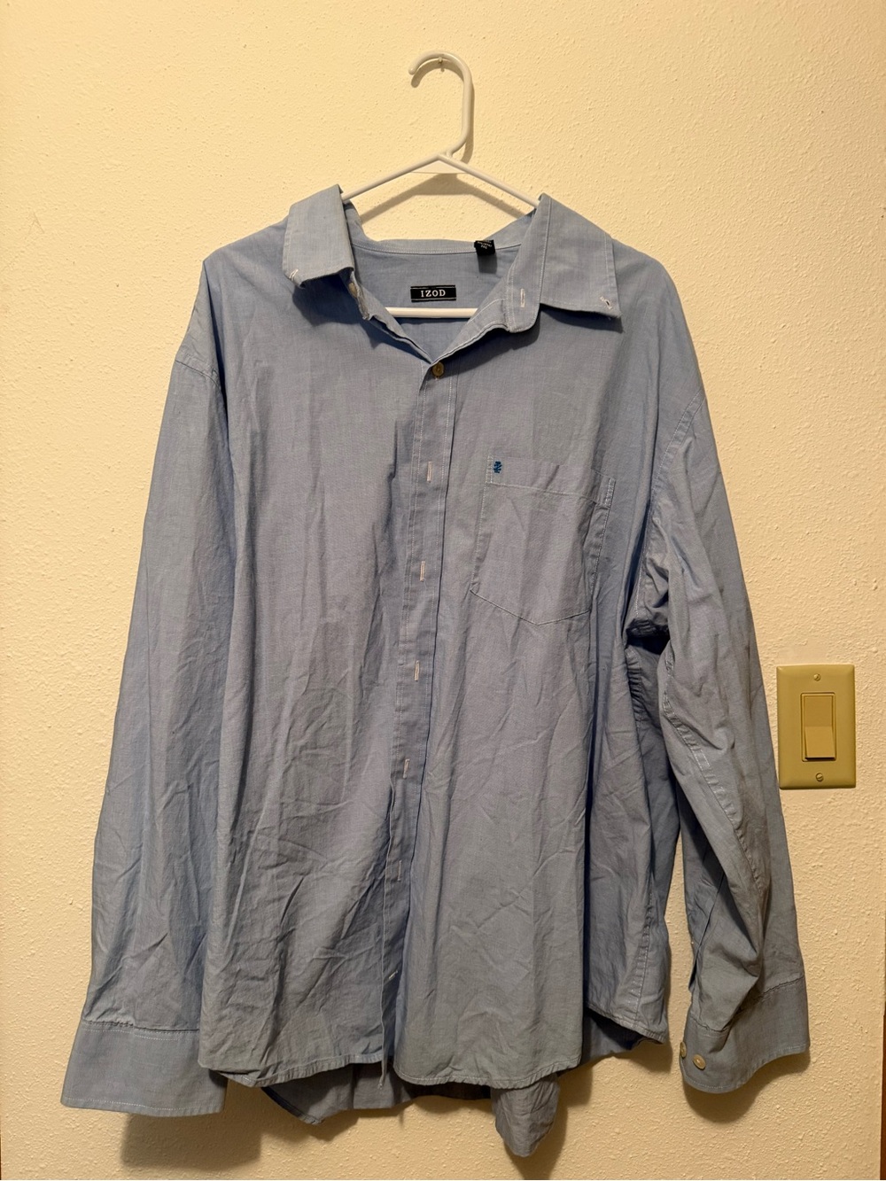 Izod Men's Light Blue Casual Button-Down Shirt